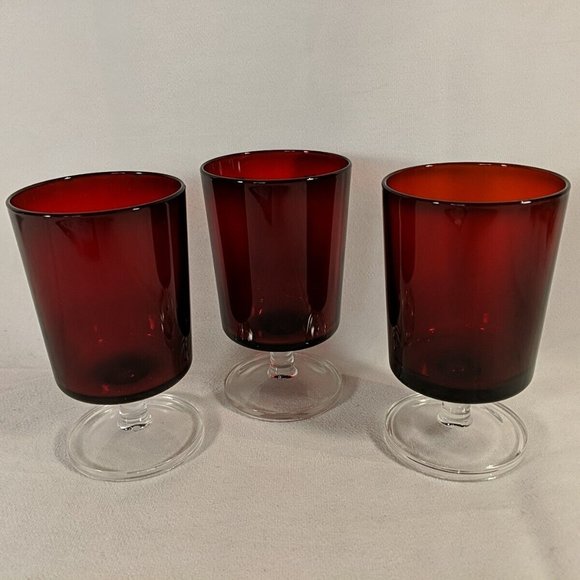 Vintage Set of 3 Arcoroc France Luminarc Cavalier Ruby Red Wine Cocktail Glasses - Picture 2 of 8